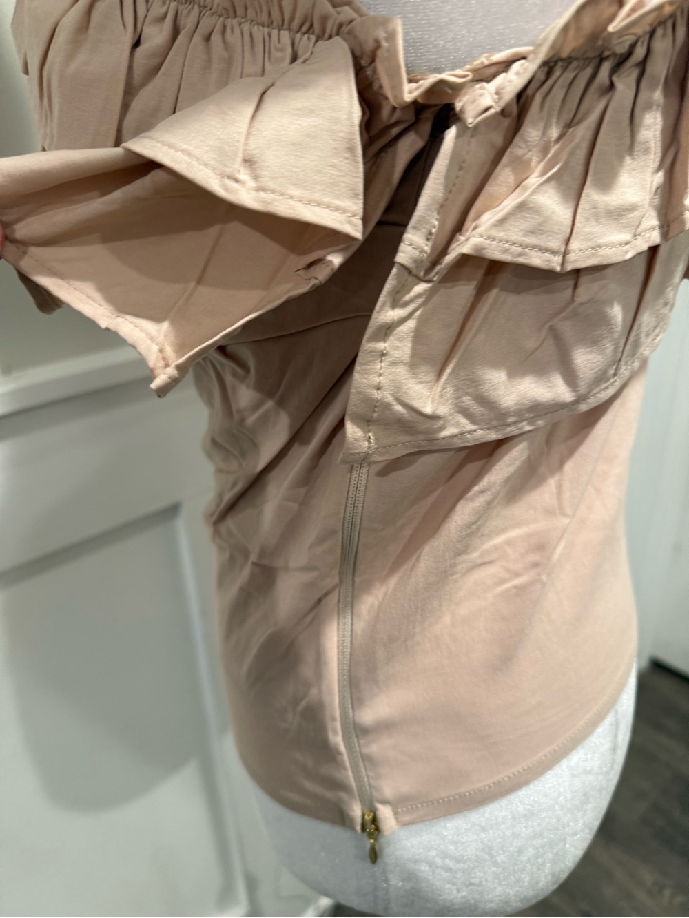 Beige One Shoulder Ruffle Blouse – Size L - Picture 3 of 7
